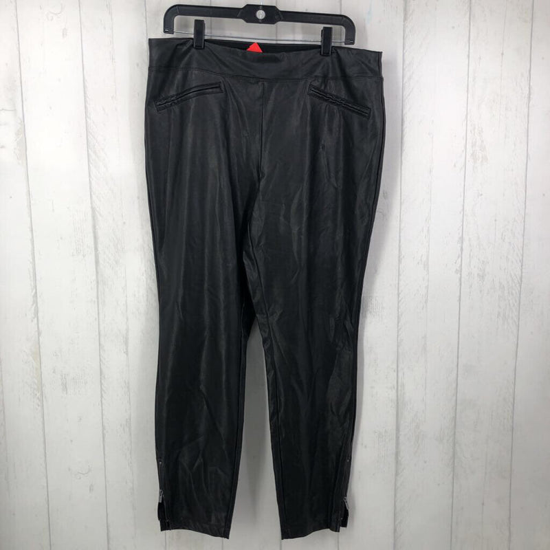 XL faux leather leggings