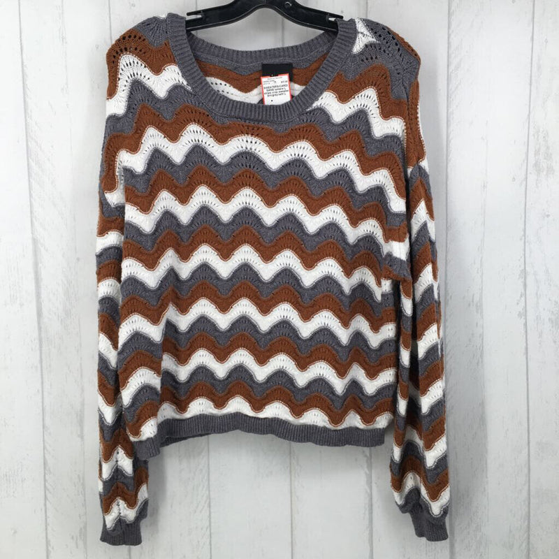 L stripe crop sweater