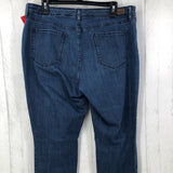 14 Hard seam frayed hem jeans