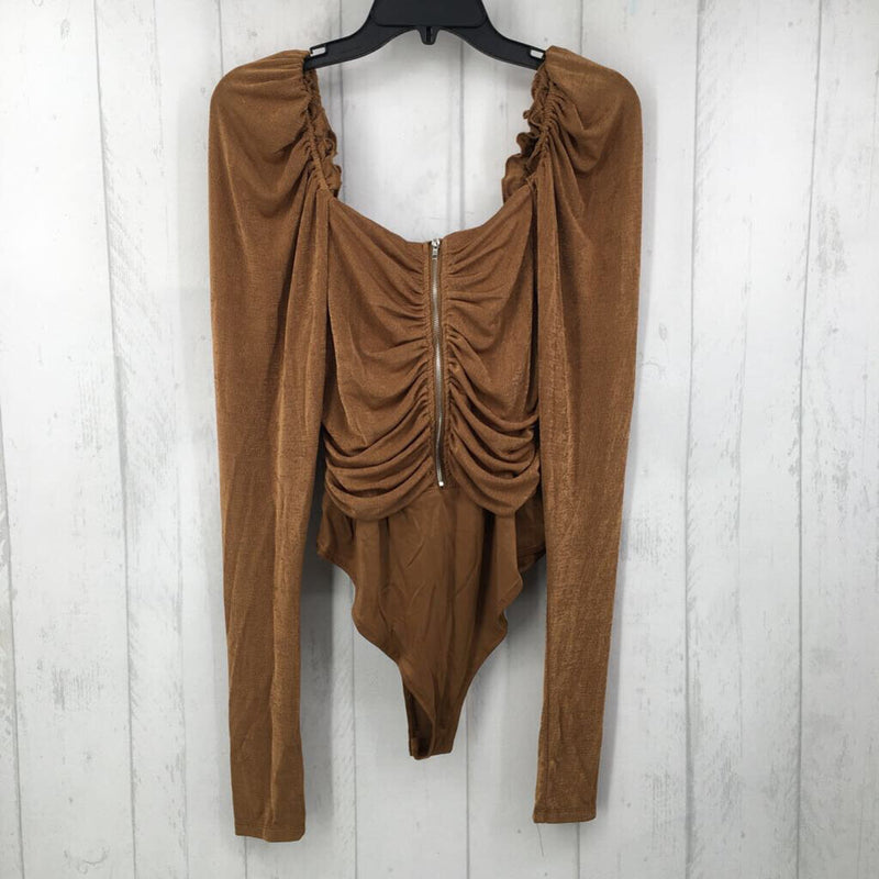 L l/s ruched back zip bodysuit