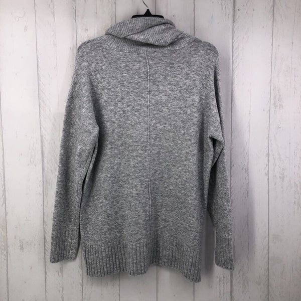 M Cowl neck sweater