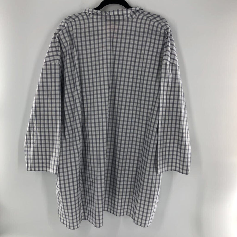 1 Plaid button down l/s top