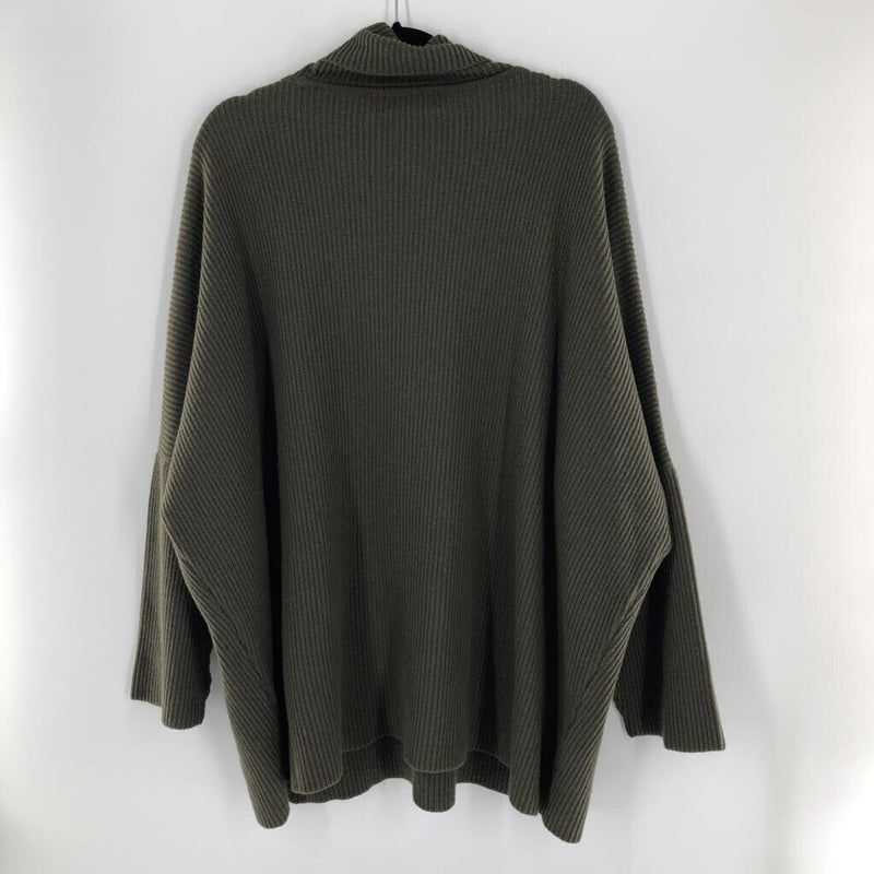 1 Ribbed cowl neck sweater