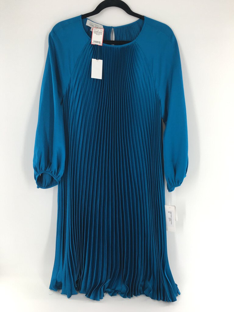 R570 18 Pleated l/s dress