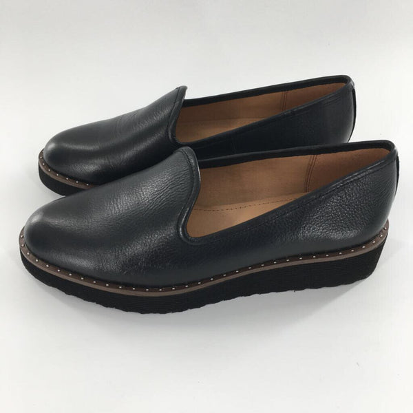 7.5 Leather loafer