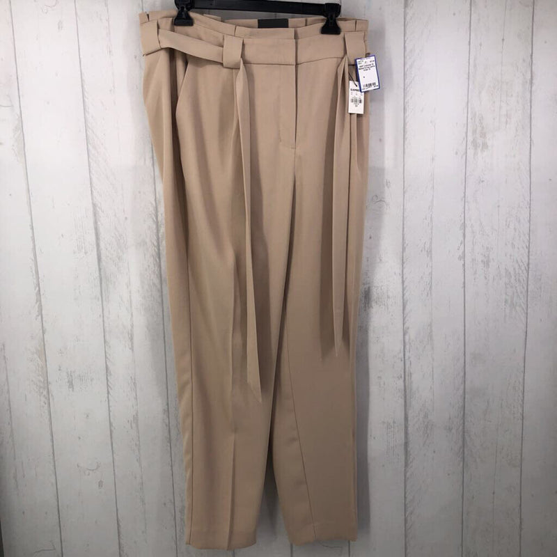 12 Belted hi-rise pants