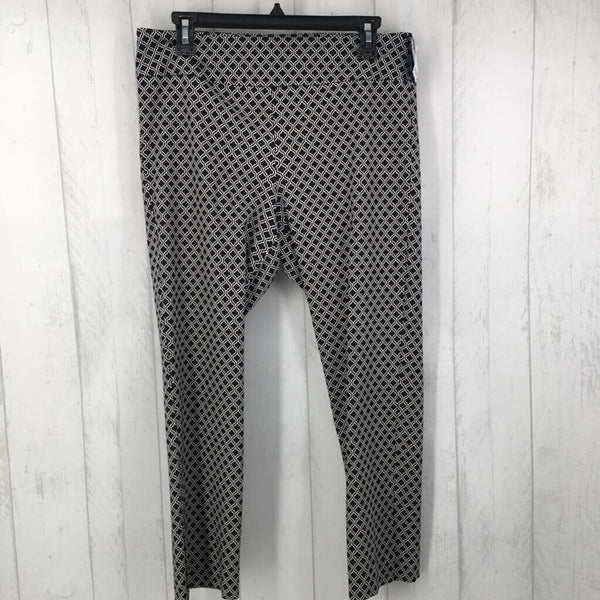 12 Printed pull on pants