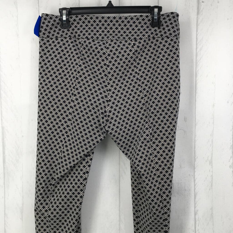 12 Printed pull on pants