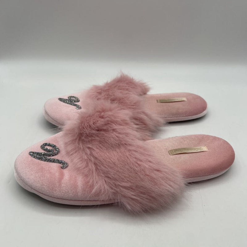 V.S. M Fuzzy pink slippers