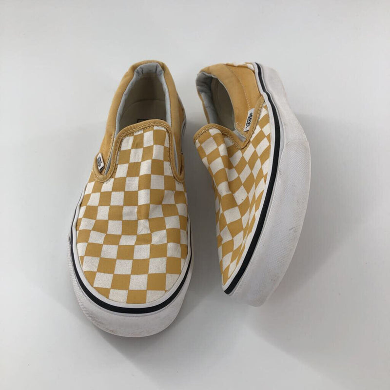 7.5 Checkered slip on sneaker