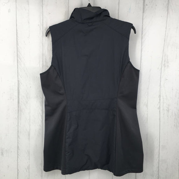 L Nylon zip up vest