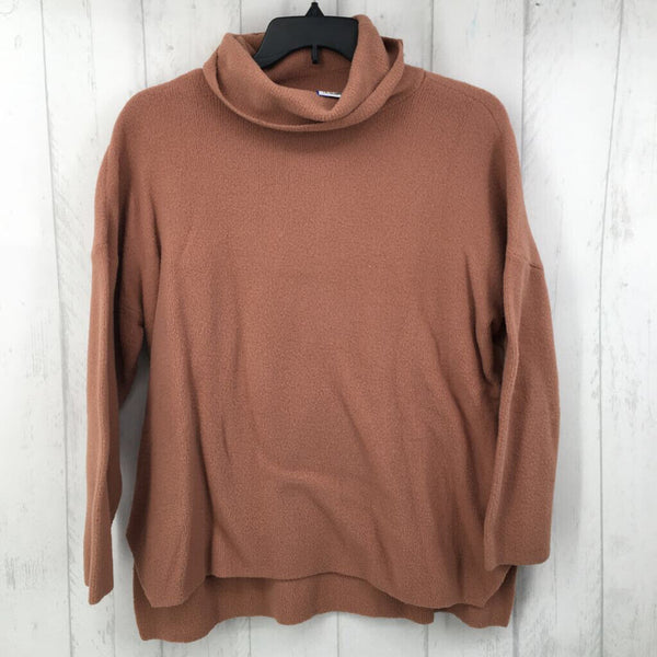 M Cowl neck sweater