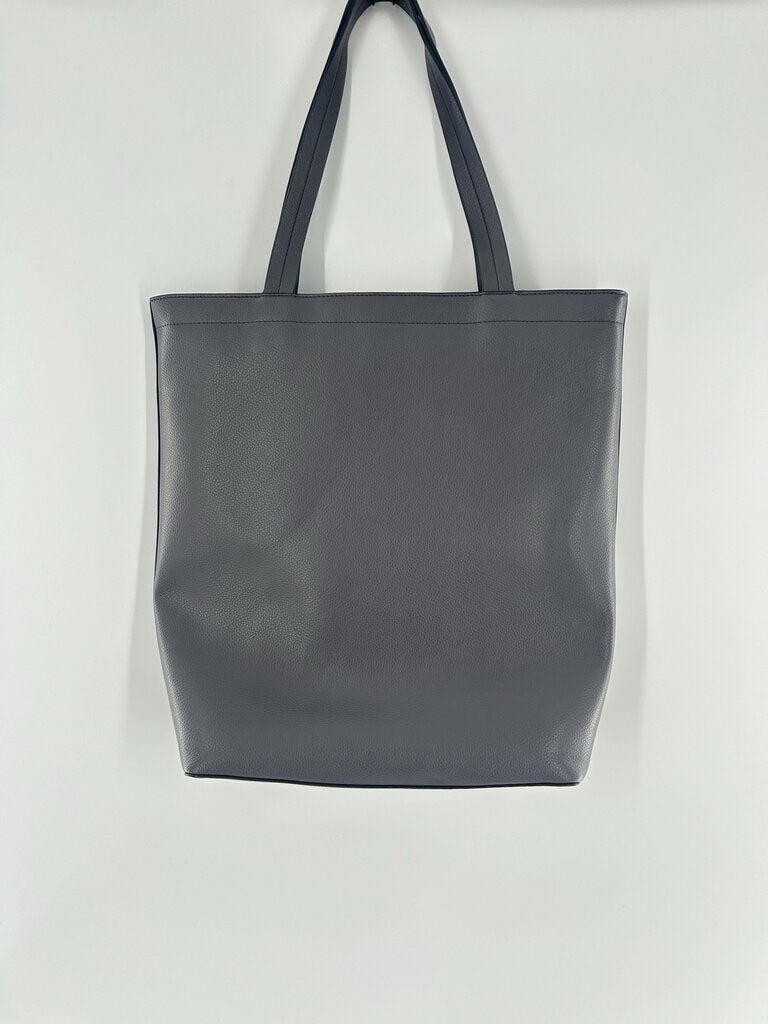 Pebbled leather tote bag