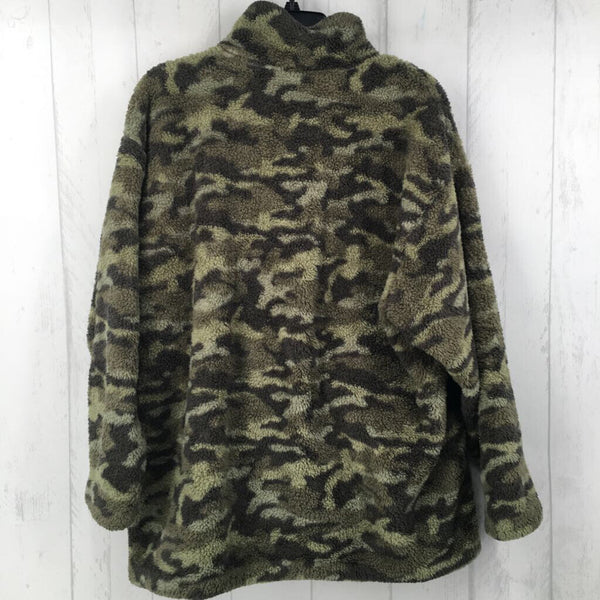 L Camo print half-zip pullover