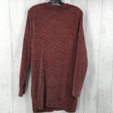 M V-neck sweater