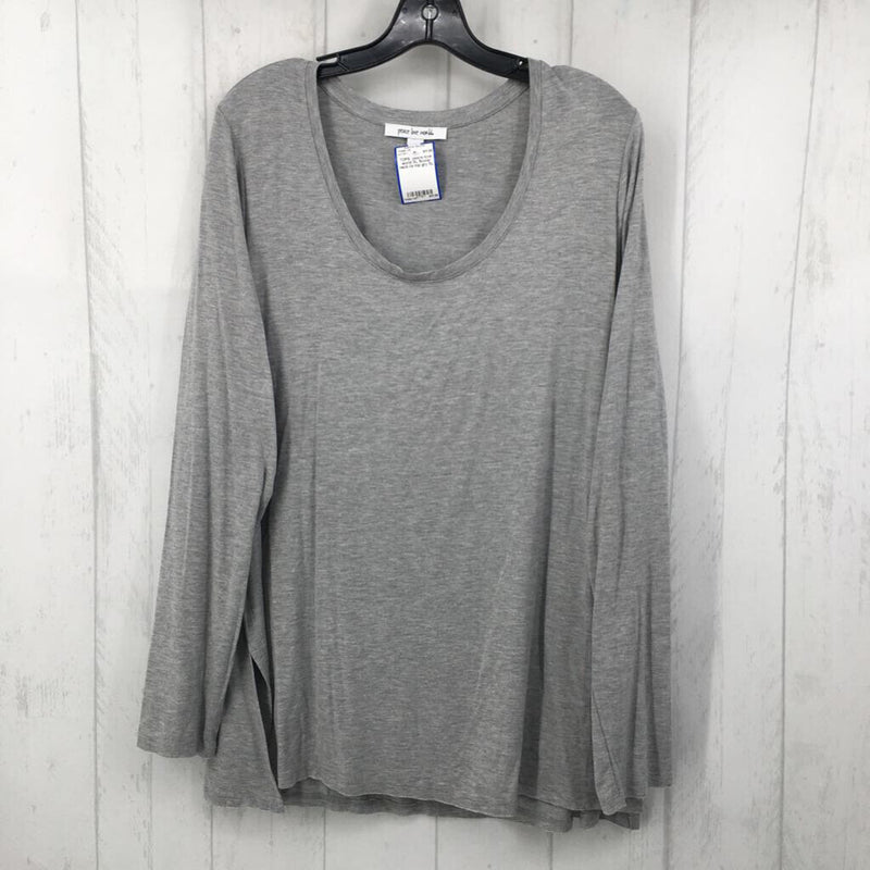 XL Scoop neck l/s top