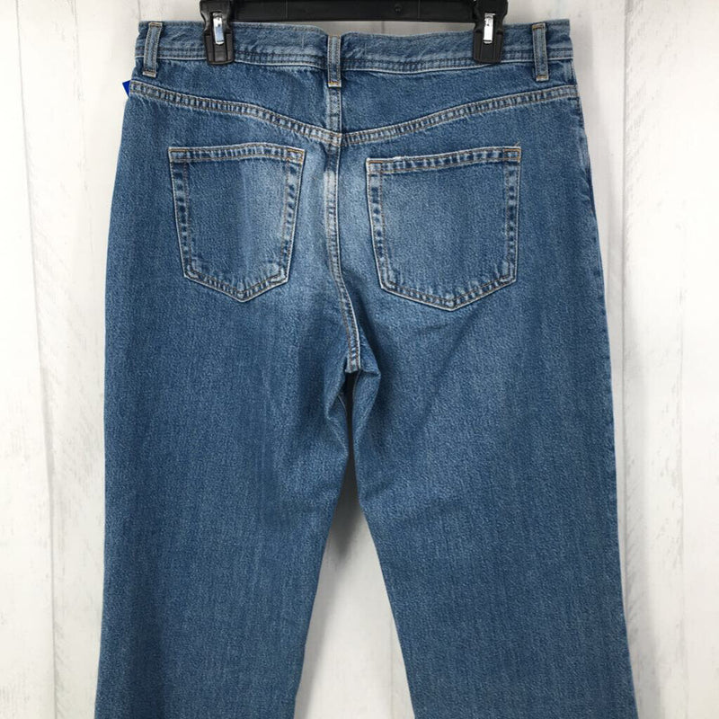 31 Wide leg frayed hem jeans