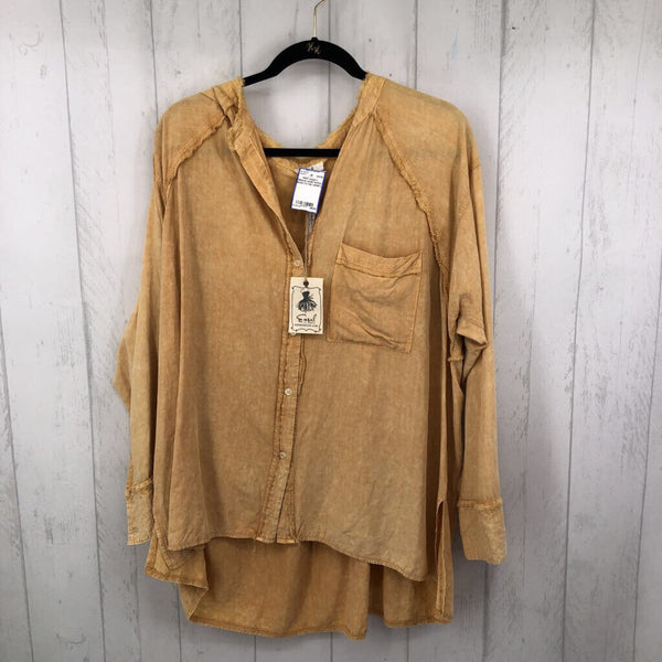 L Mineral wash button down l/s top