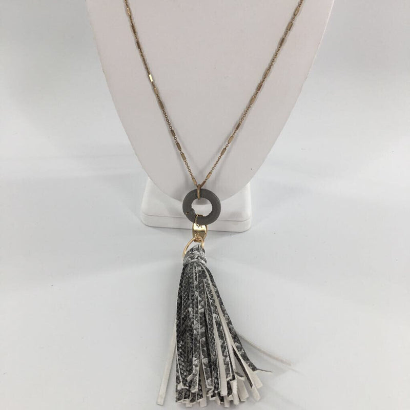 Goldtone snakeskin tassel necklace 22"