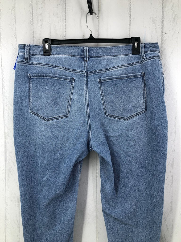 18 mid-rise patchwork jeans