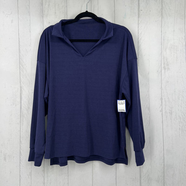 2X V-neck collared l/s top