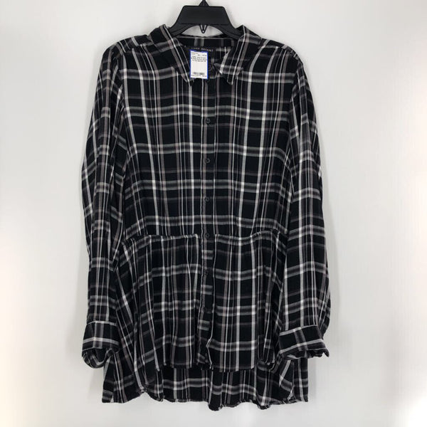 18 Plaid button down l/s top