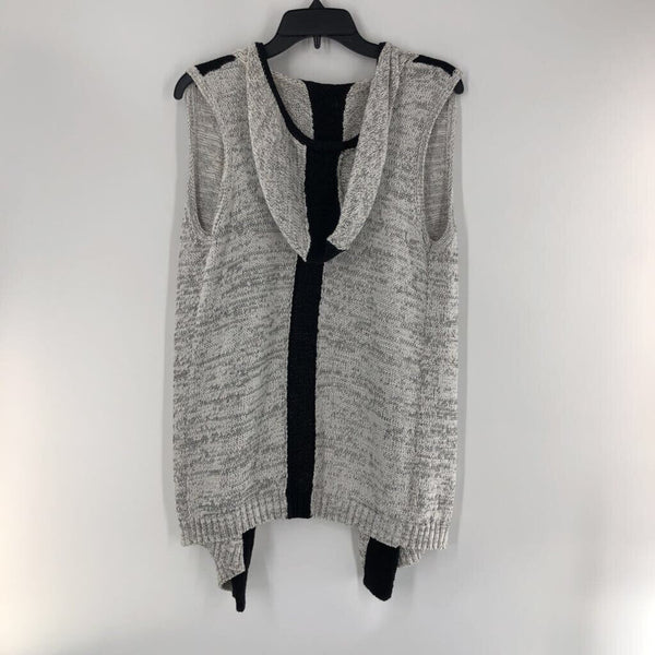 M Hooded sweater vest