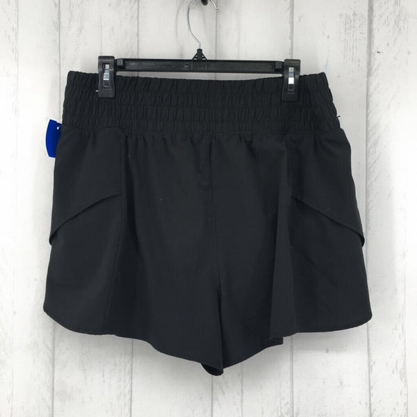 XL Ruffle shorts