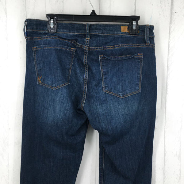 10 Straight leg jeans