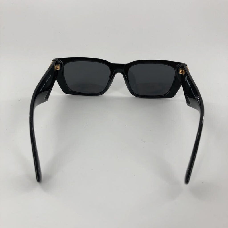 Burberry polished blk frame sunglasses