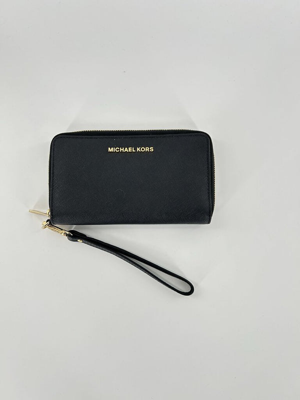 zip around wallet/wristlet