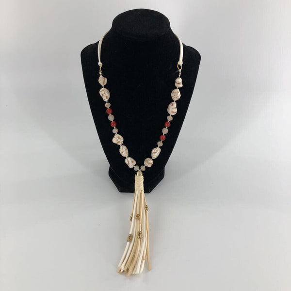 Angelus Beaded necklace & earring set