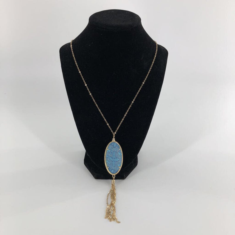 Reversible blu pendant necklace