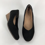 10 Suede wedge pump