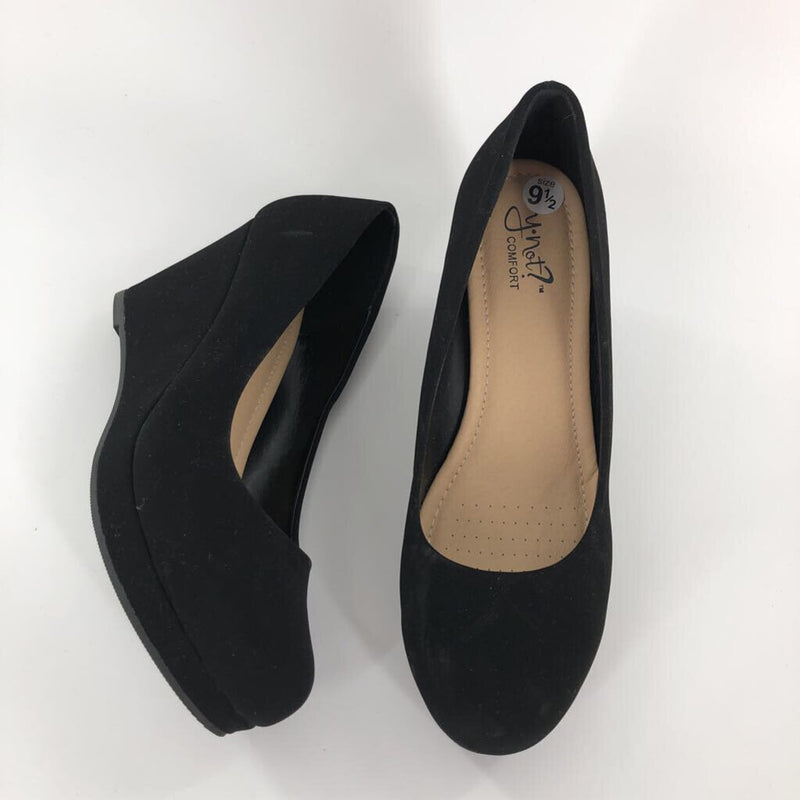 9.5 Velvet wedge pump