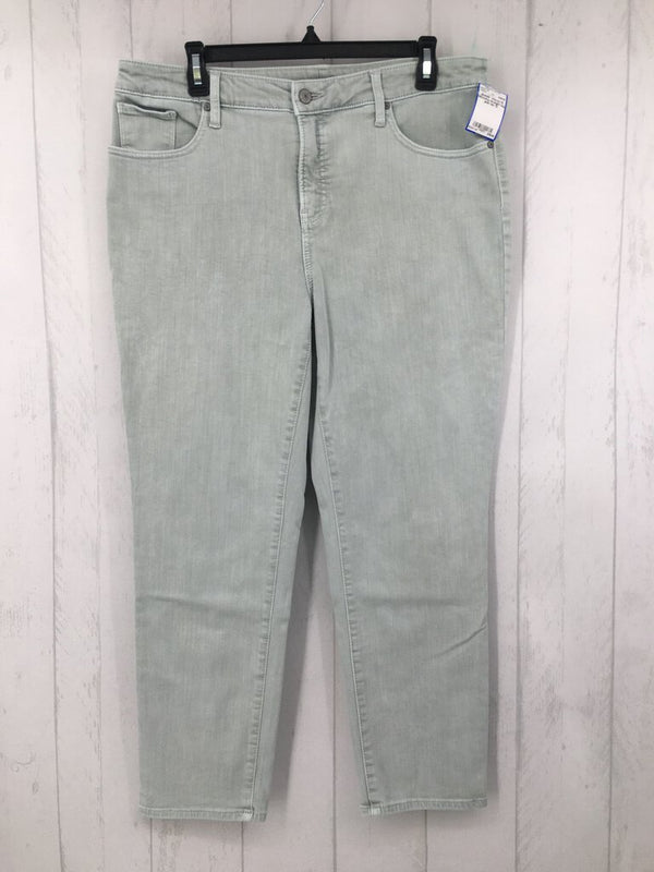 12 Slimming straight leg jean