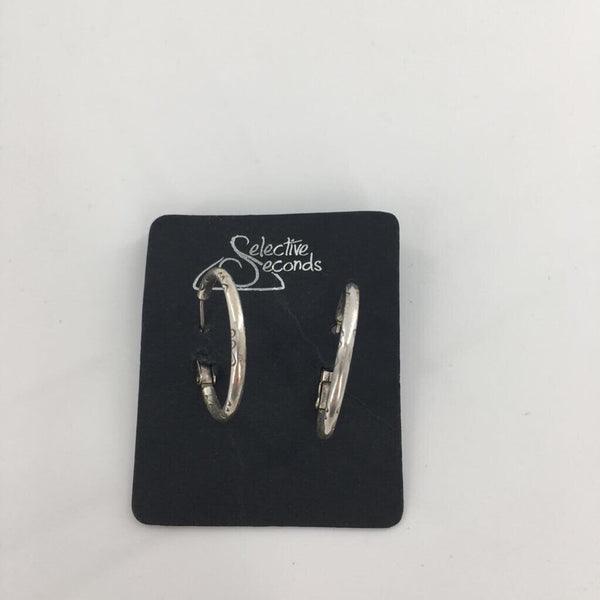 Etched hoop earrings