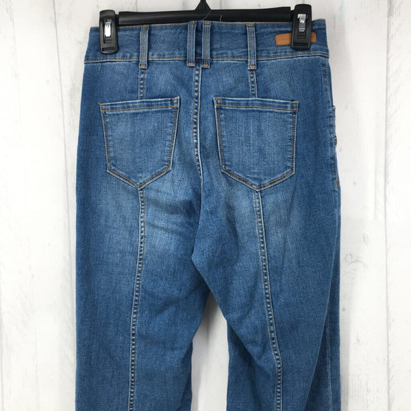 26 Hi-rise crop jeans