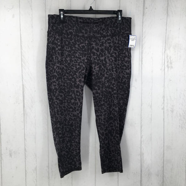 L Animal print crop leggings