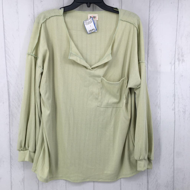 M 3/4 slv v-neck pocket top