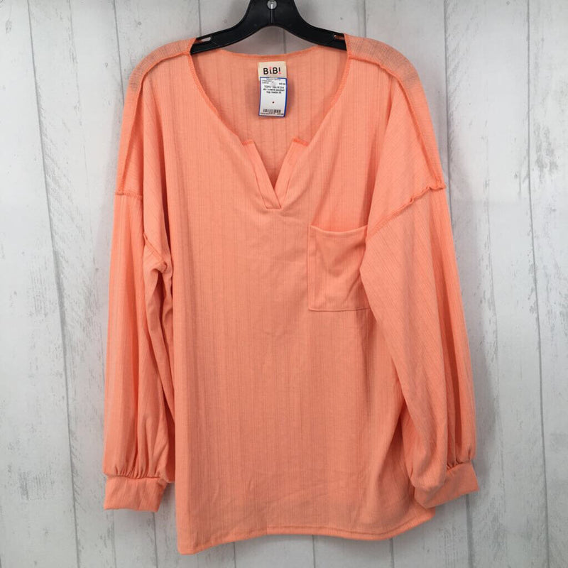 M 3/4 slv v-neck pocket top