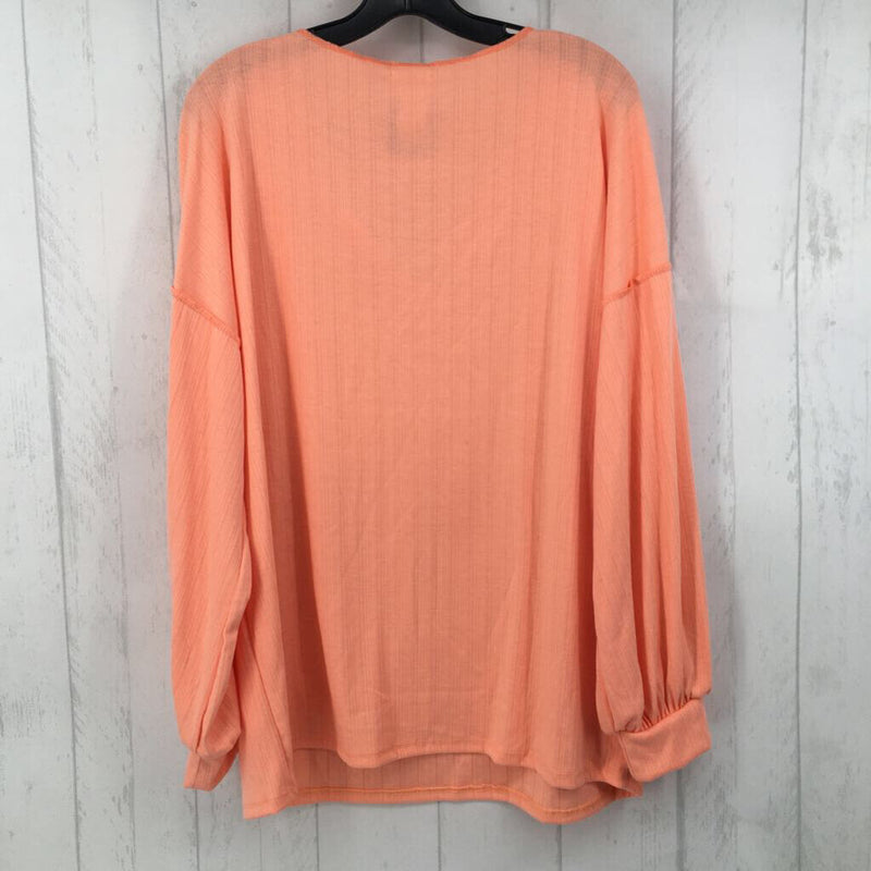 M 3/4 slv v-neck pocket top