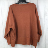 M 3/4 slv scoop neck top