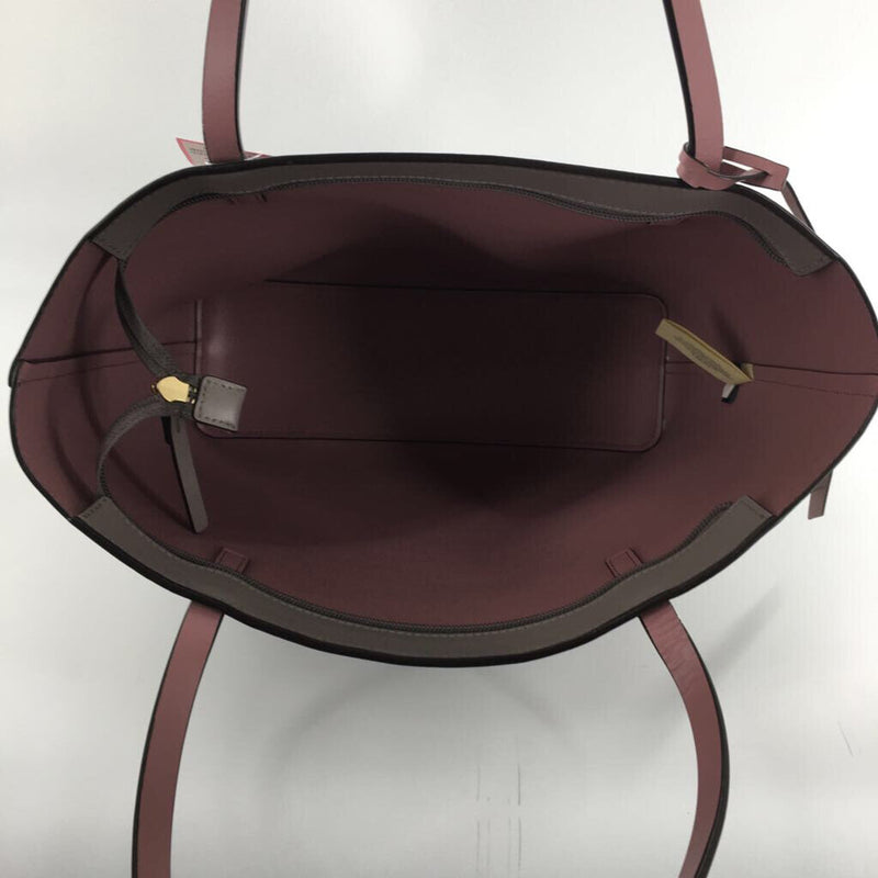 Zip top shoulder bag