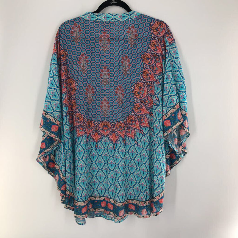 1x poncho style print top