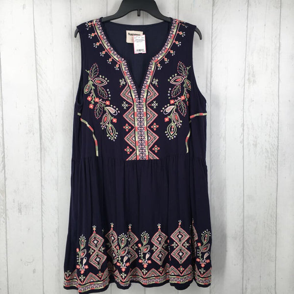 1x embroidered dress