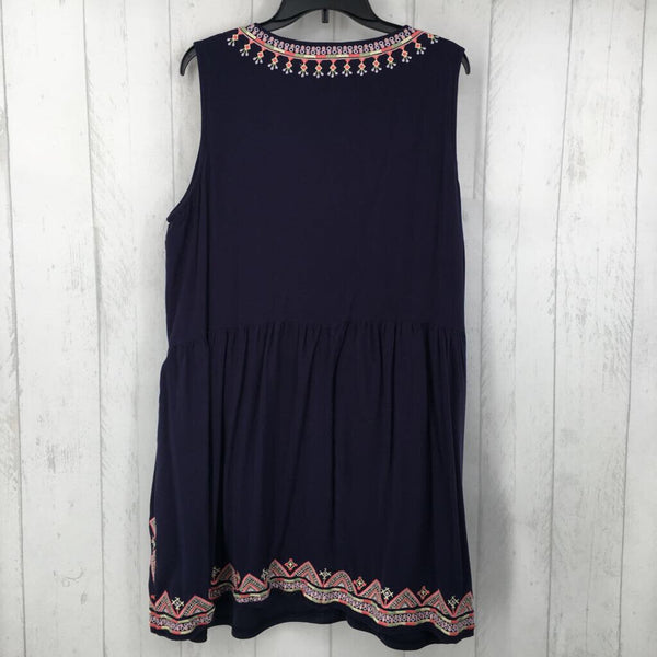 1x embroidered dress