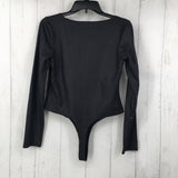 R42 M square neck bodysuit