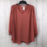 1X Smocked v-neck l/s top