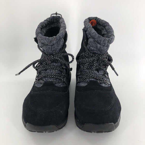 8.5 Lace up winter boot